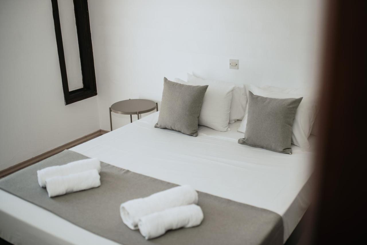 Ovis Hotel Apartments Agia Napa Buitenkant foto