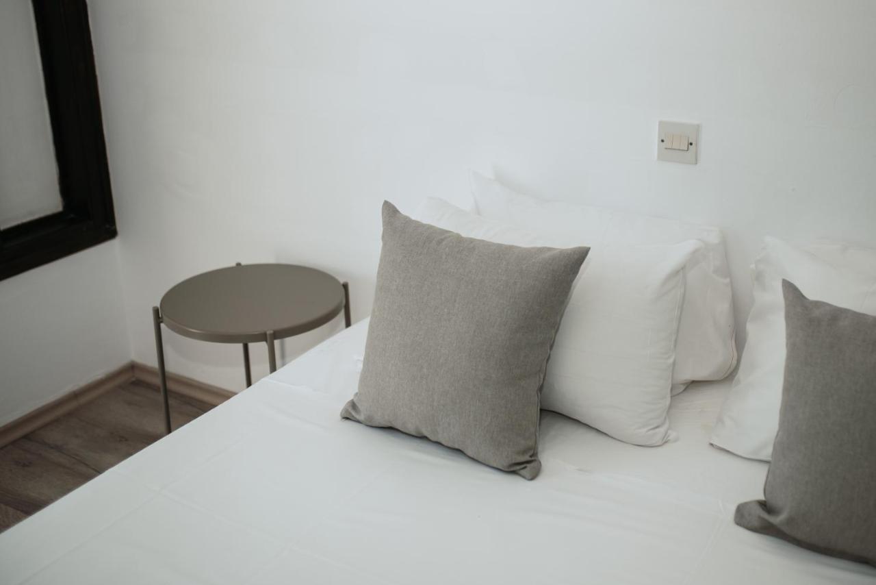 Ovis Hotel Apartments Agia Napa Buitenkant foto