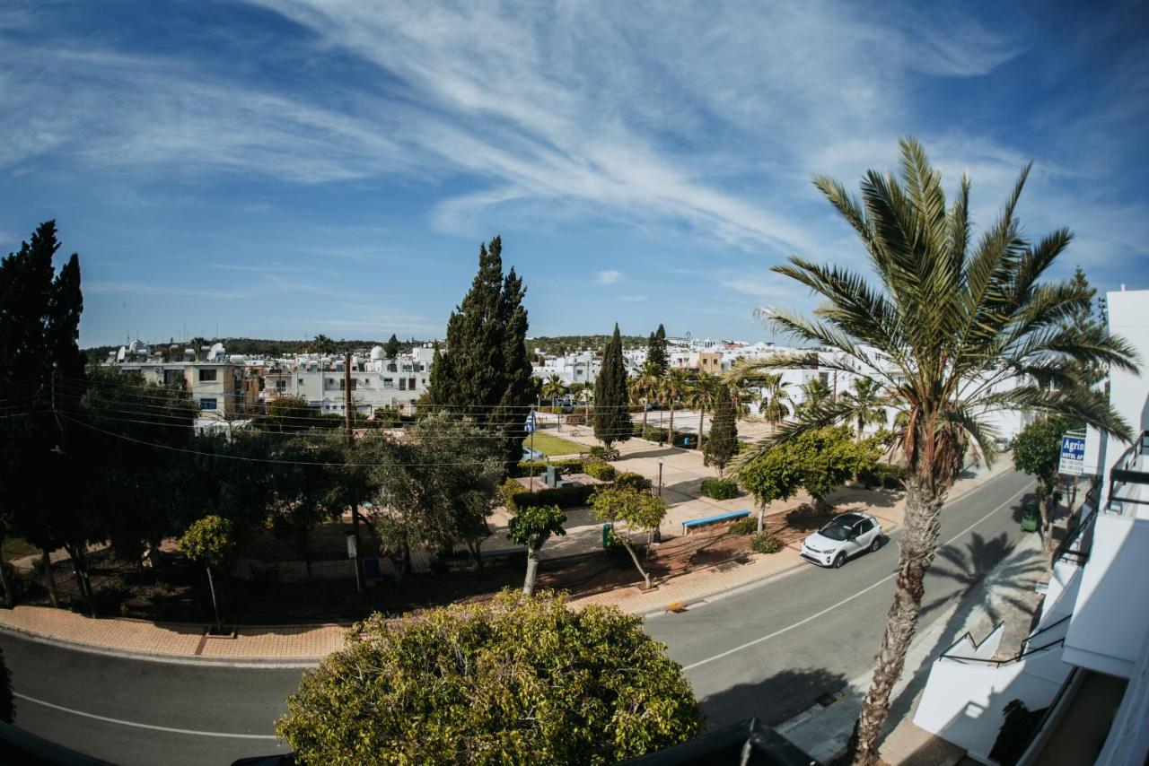 Ovis Hotel Apartments Agia Napa Buitenkant foto