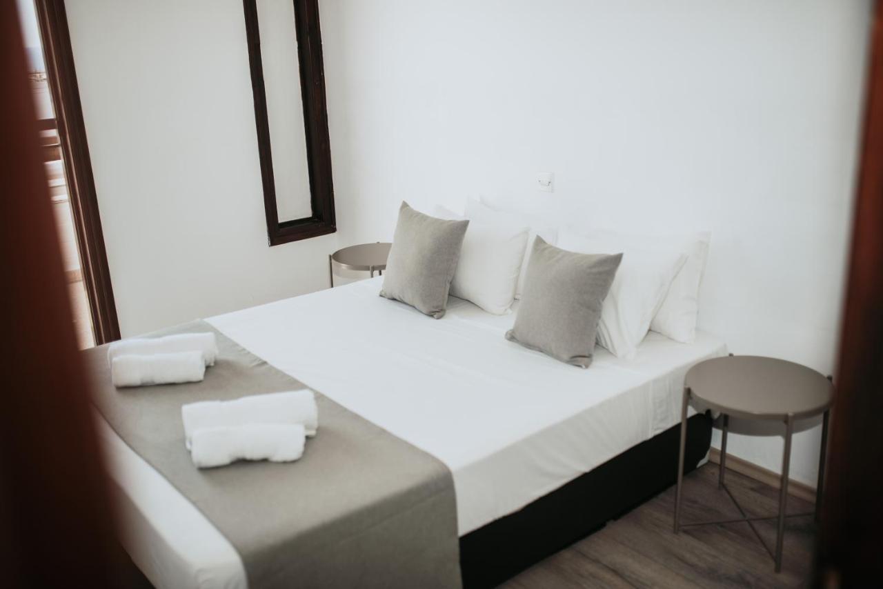 Ovis Hotel Apartments Agia Napa Buitenkant foto