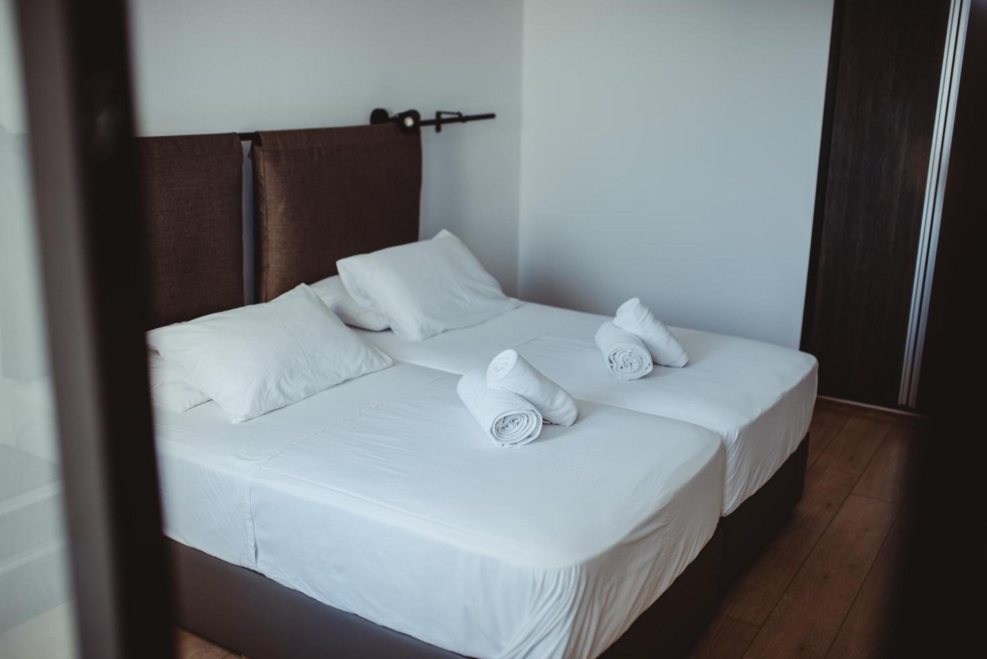 Ovis Hotel Apartments Agia Napa Buitenkant foto