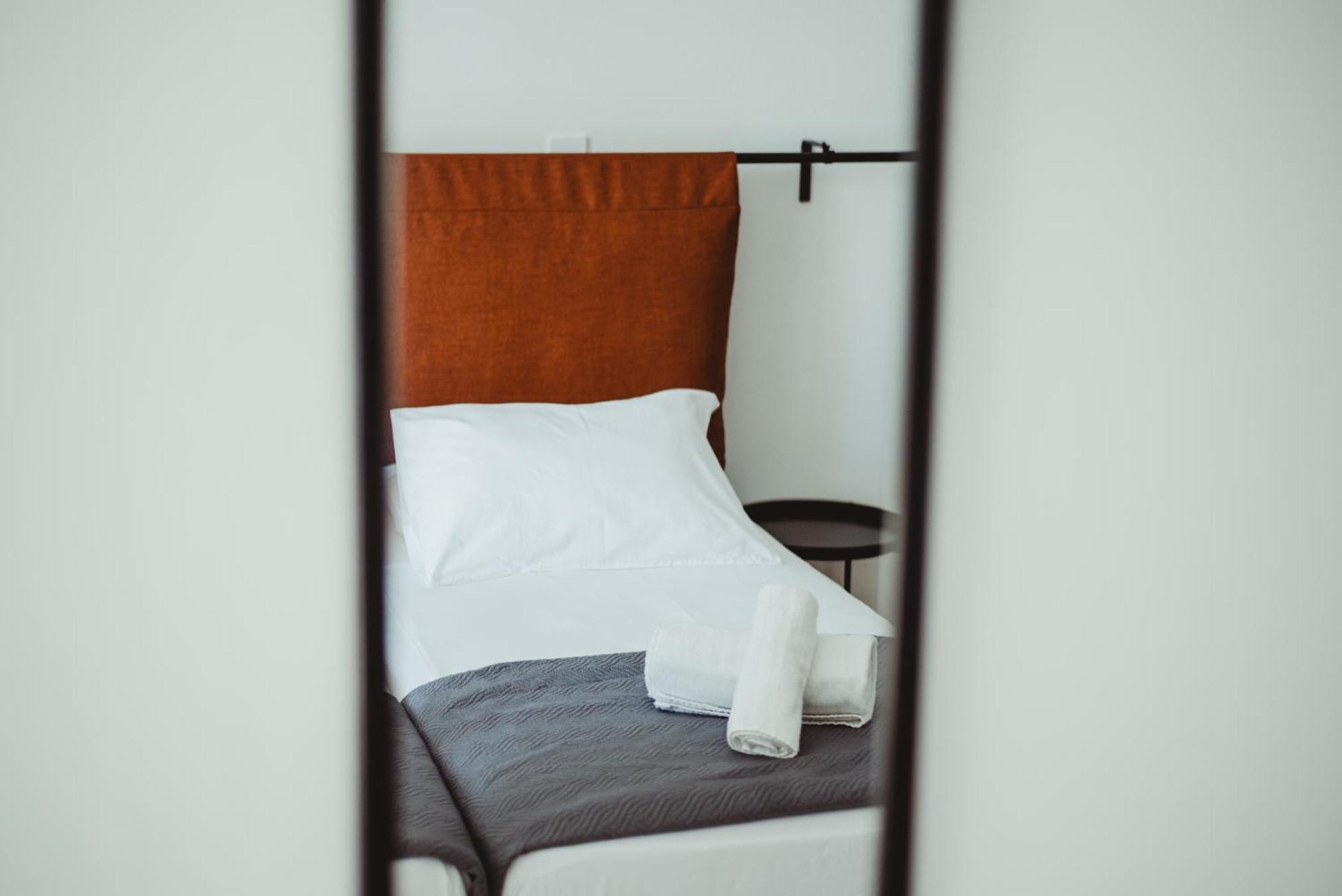 Ovis Hotel Apartments Agia Napa Buitenkant foto
