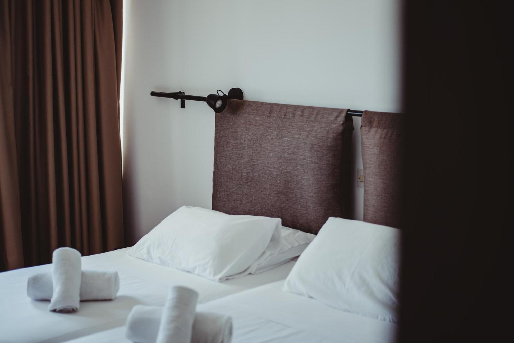 Ovis Hotel Apartments Agia Napa Buitenkant foto