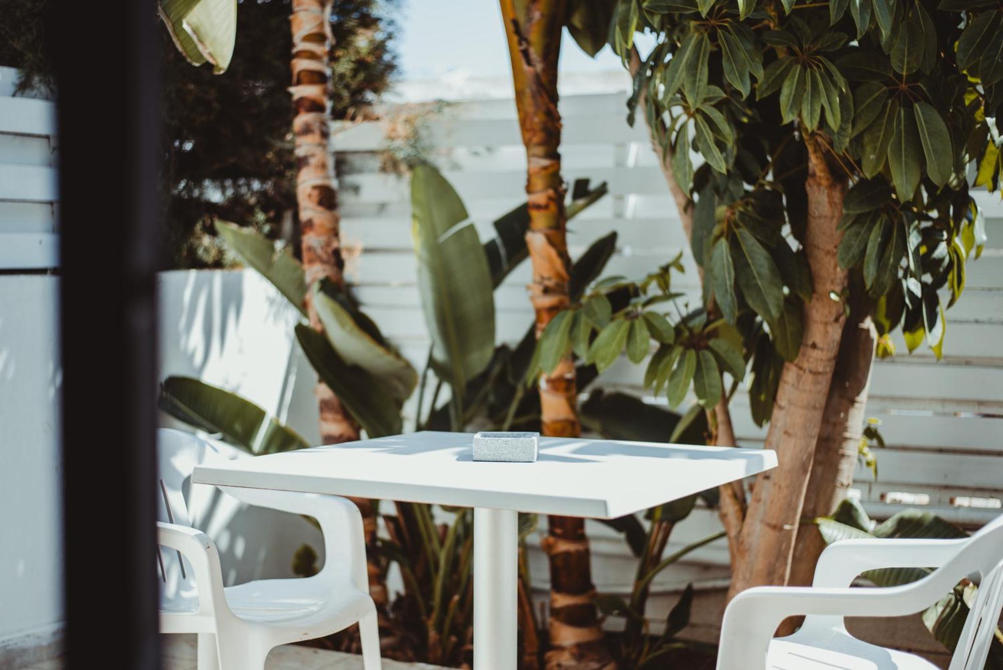 Ovis Hotel Apartments Agia Napa Buitenkant foto